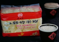 Gluten chinois de nouilles de vermicellis de riz libre avec de la salade végétale